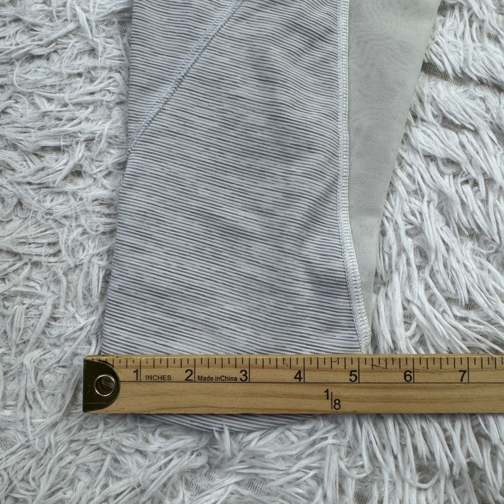 Lululemon Pants Womens‎ 6 Gray Run With The Sun Cropped Leggings Mesh Panels Gym - Picture 9 of 10
